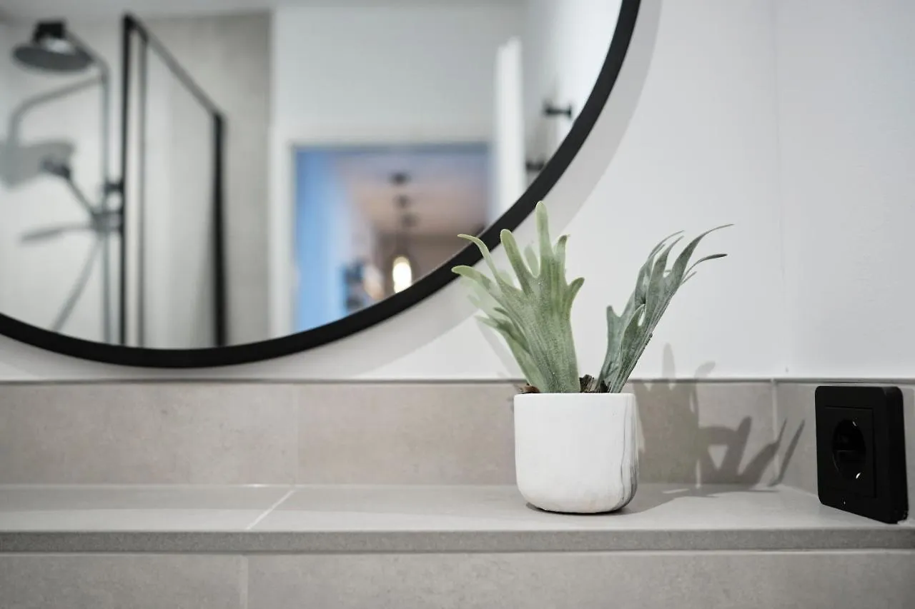 Park Avenue - Design Apartment Friesenstrasse - 4 Pers - Wlan - Netflix - 65 Zoll Tv Köln 0*,