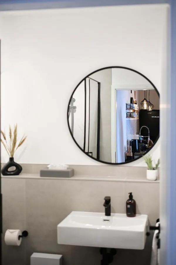 Park Avenue - Design Apartment Friesenstrasse - 4 Pers - Wlan - Netflix - 65 Zoll Tv Köln