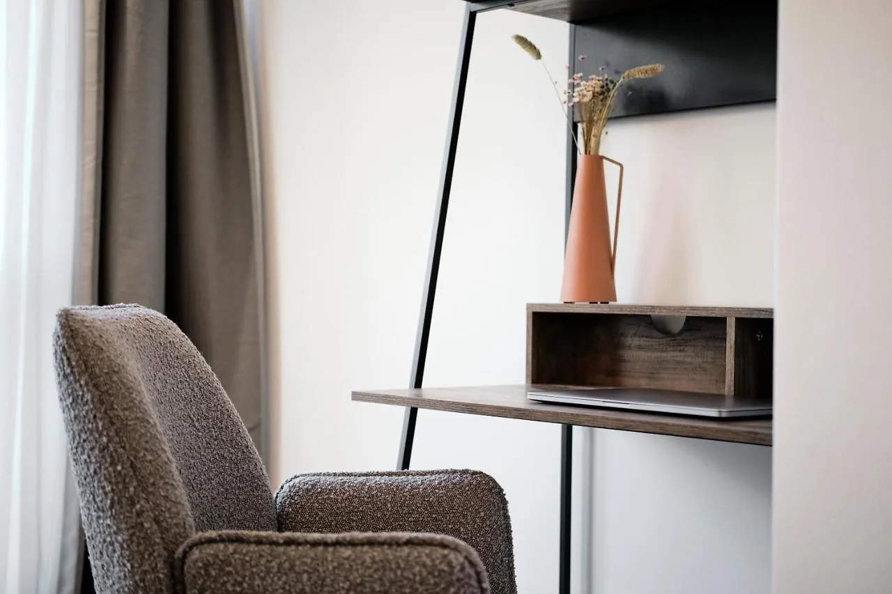 Park Avenue - Design Apartment Friesenstrasse - 4 Pers - Wlan - Netflix - 65 Zoll Tv Köln 0*,  Deutschland